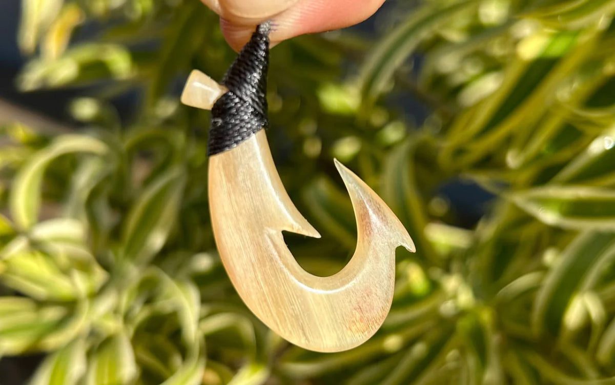 Hawaiian Maui Makau Traditional Native Fish Hook Necklace Pendant