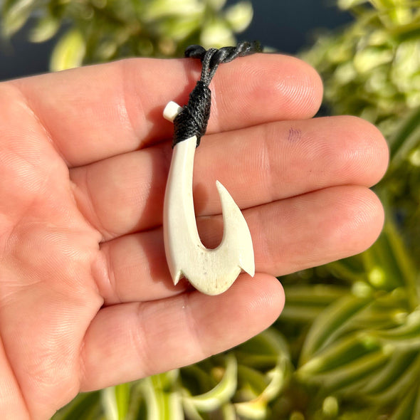 1 5/8 Inch Axis Deer Antler Maui Fish Hook Pendant