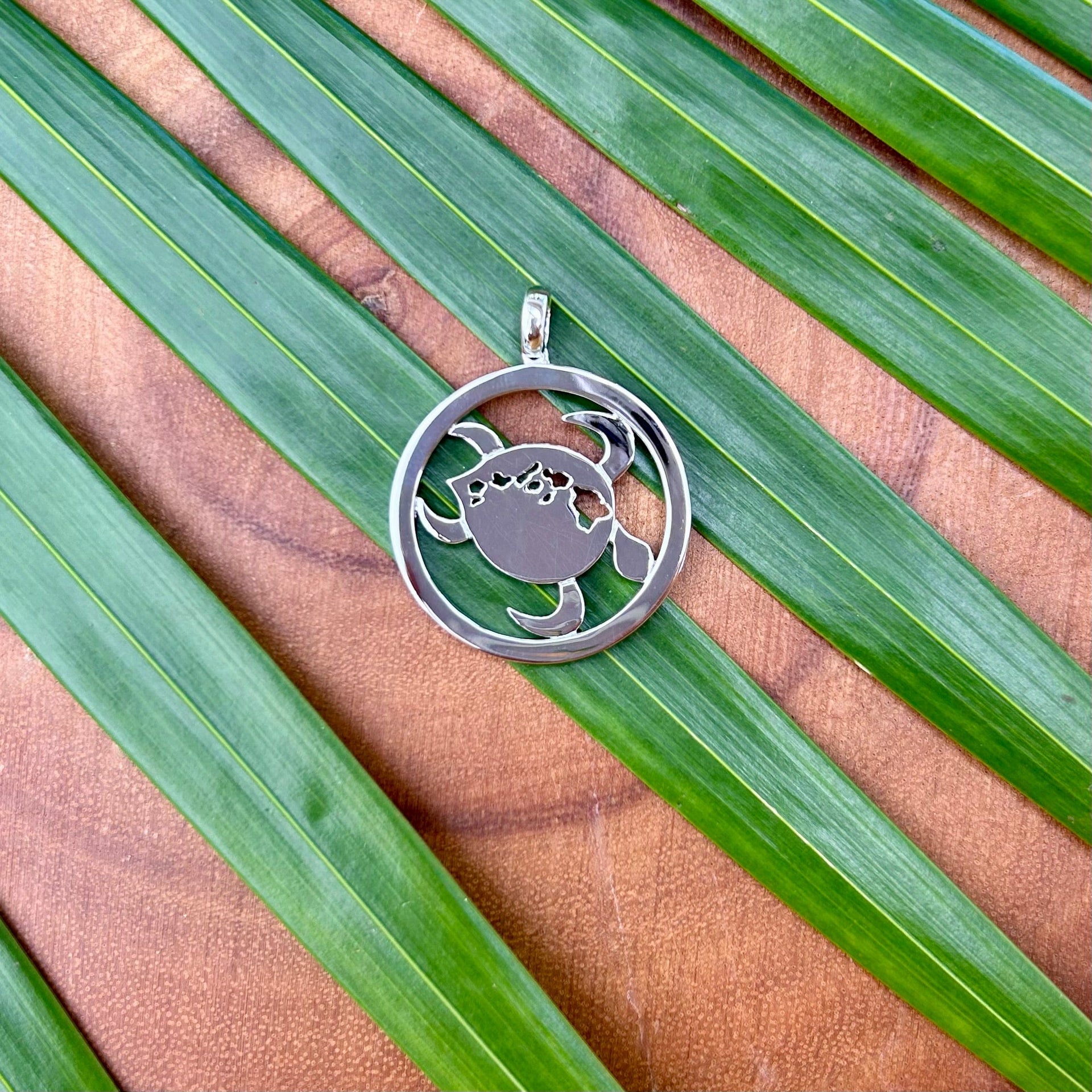 Island Honu Sea Turtle Pendant