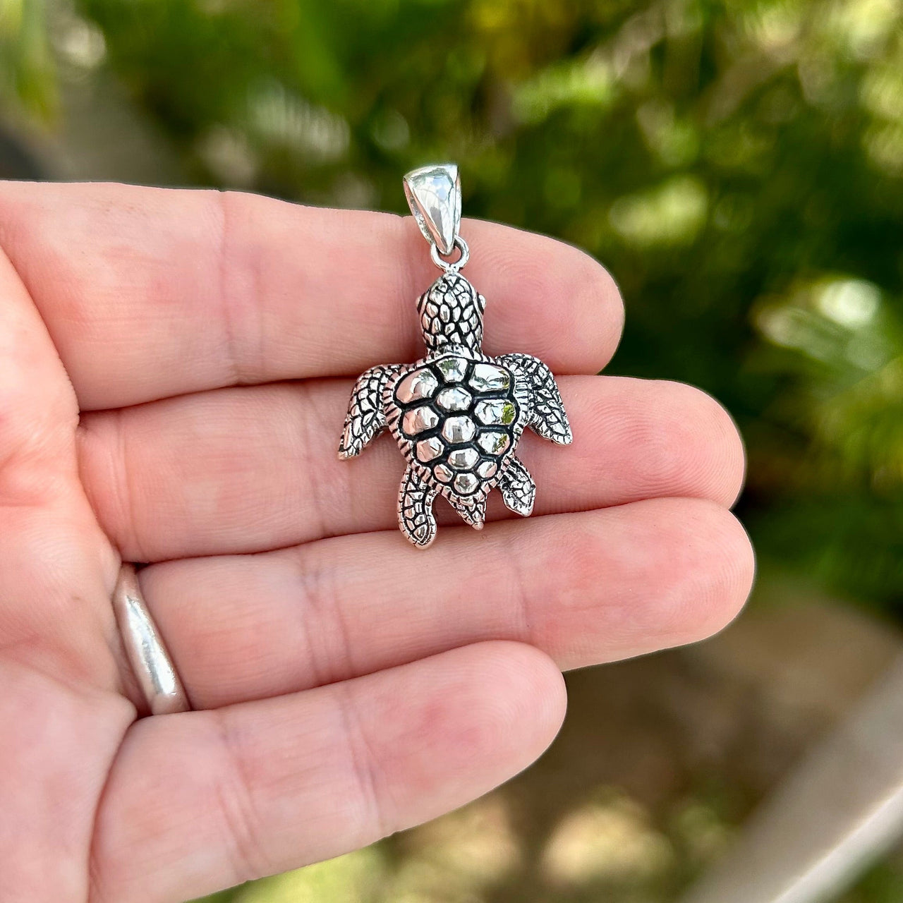 Sterling Silver Detailed Sea Turtle Pendant