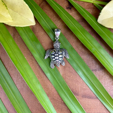 Detailed Sea Turtle Pendant