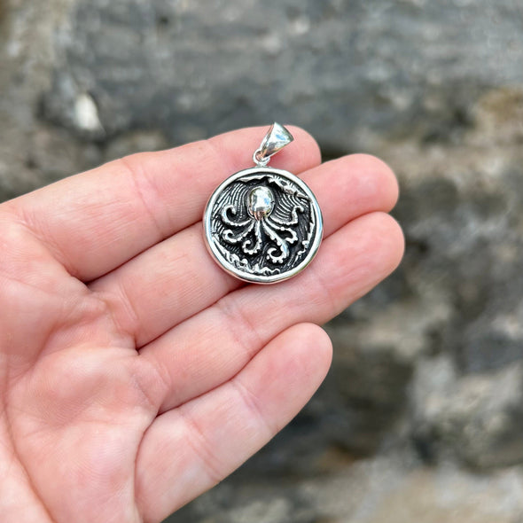 Octopus Medalion Pendant