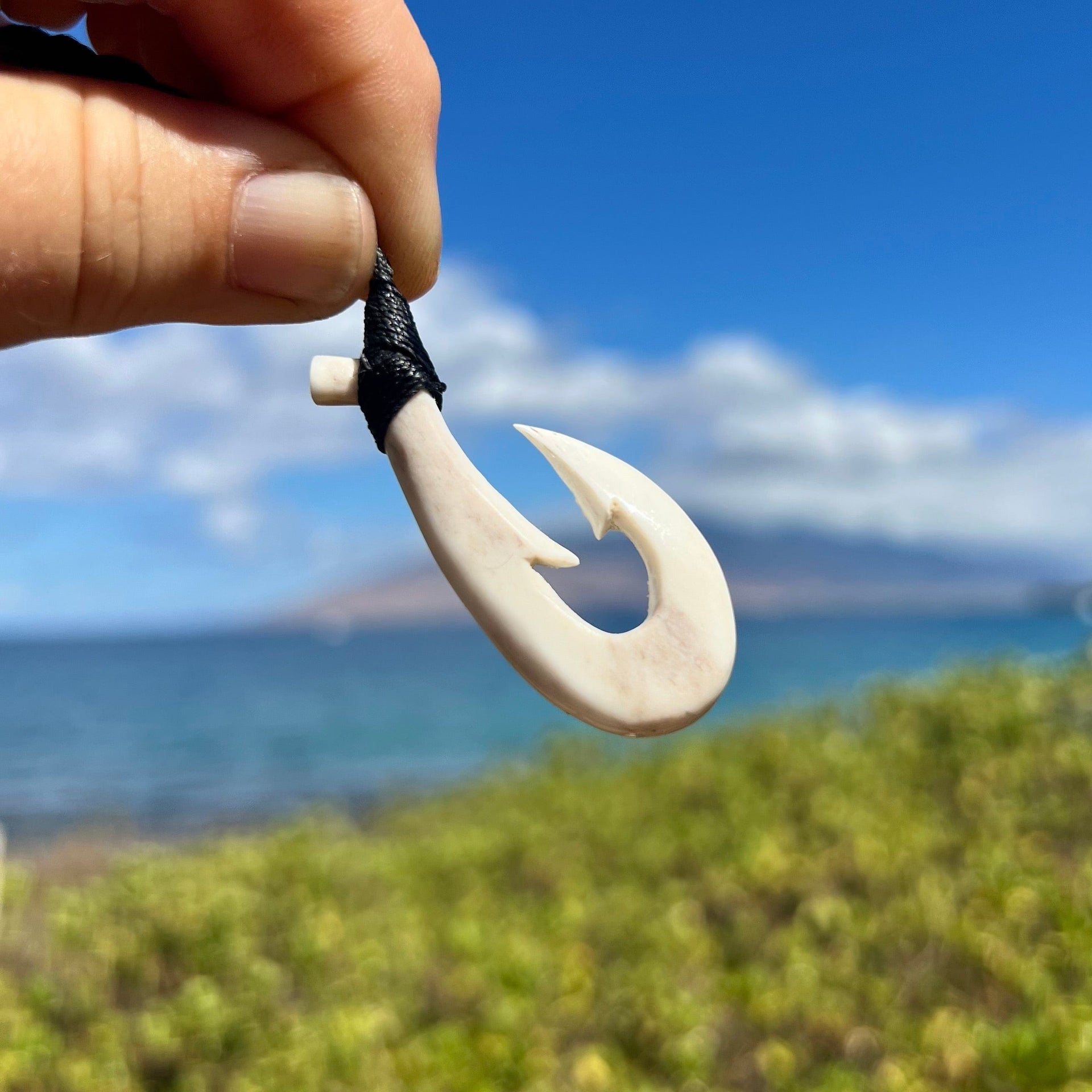 Maui Fish Hook- Maui Axis Deer Antler Maui Fish Hook- Maui Axis Deer Antler